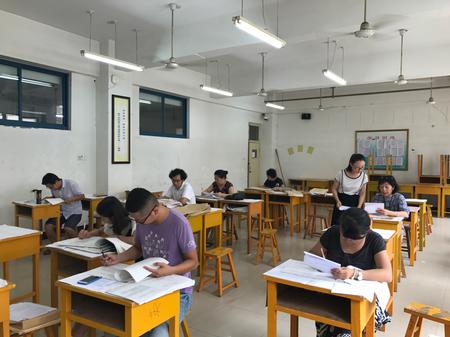 外国语学院展开期末考试流水阅卷工作