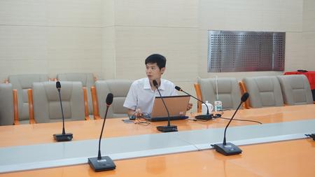 徐广林老师为沧州市民读者们开设英语阅读讲座